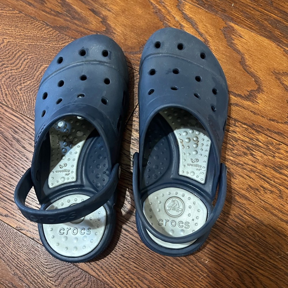 CROCS Women’s Navy and Light Gray Clog Sandals